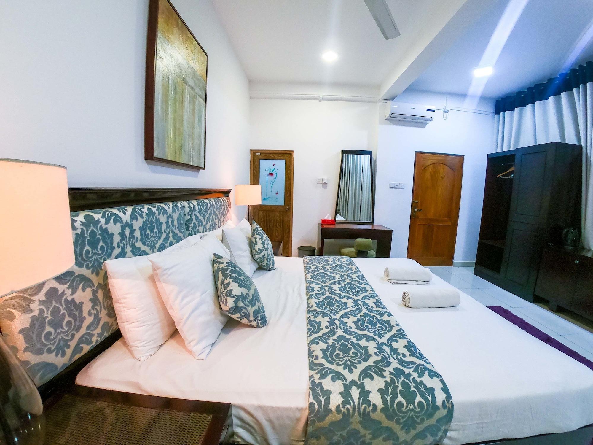 Romance Hills Hotel Канди Экстерьер фото
