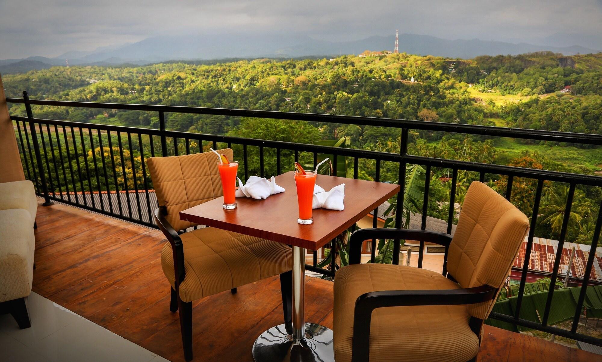 Romance Hills Hotel Канди Экстерьер фото