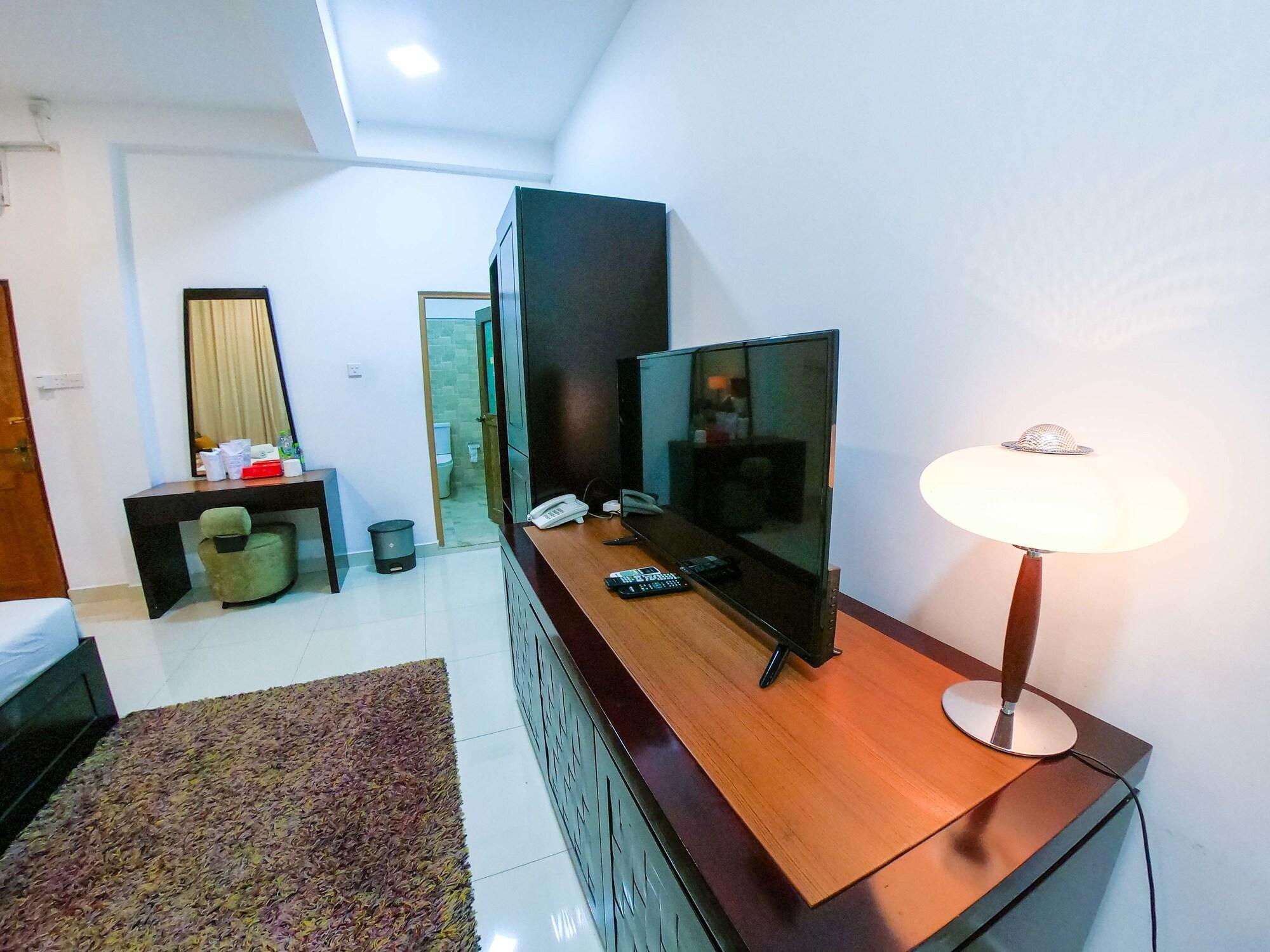 Romance Hills Hotel Канди Экстерьер фото